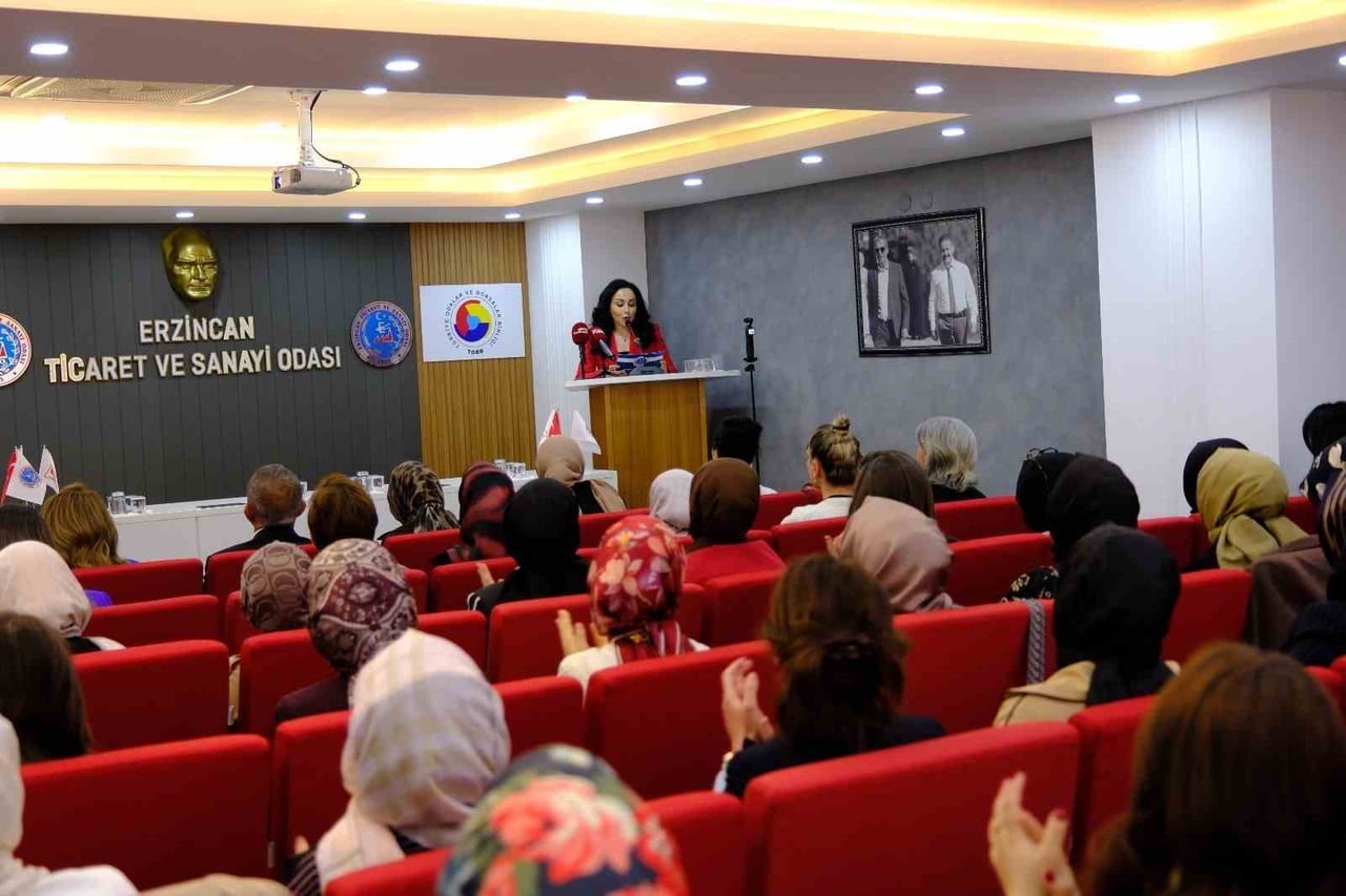 ERZİNCAN’DA DÜZENLENEN "ZİRVEDE KADIN VAR!" ETKİNLİĞİ, KADIN GİRİŞİMCİLERİN BAŞARI HİKÂYELERİNE EV...