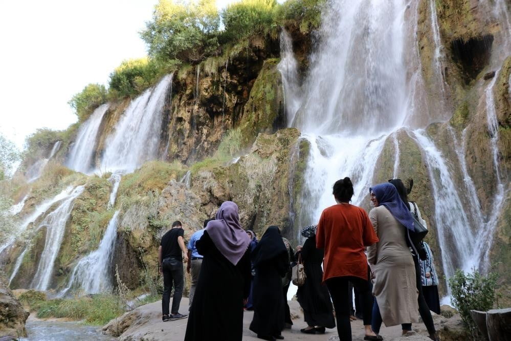 ERZİNCAN’DA HAVALARIN YAĞIŞLI GEÇMESİ VE DAĞLARDAKİ KAR SULARININ KAYNAK SULARINA KARIŞMASIYLA...