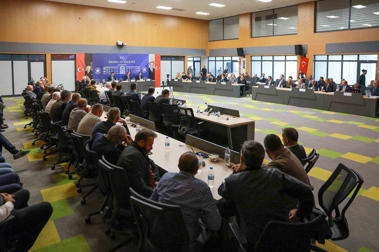 ERZİNCAN’DA KÖYLERE HİZMET GÖTÜRME BİRLİĞİ MECLİS TOPLANTISI YAPILDI