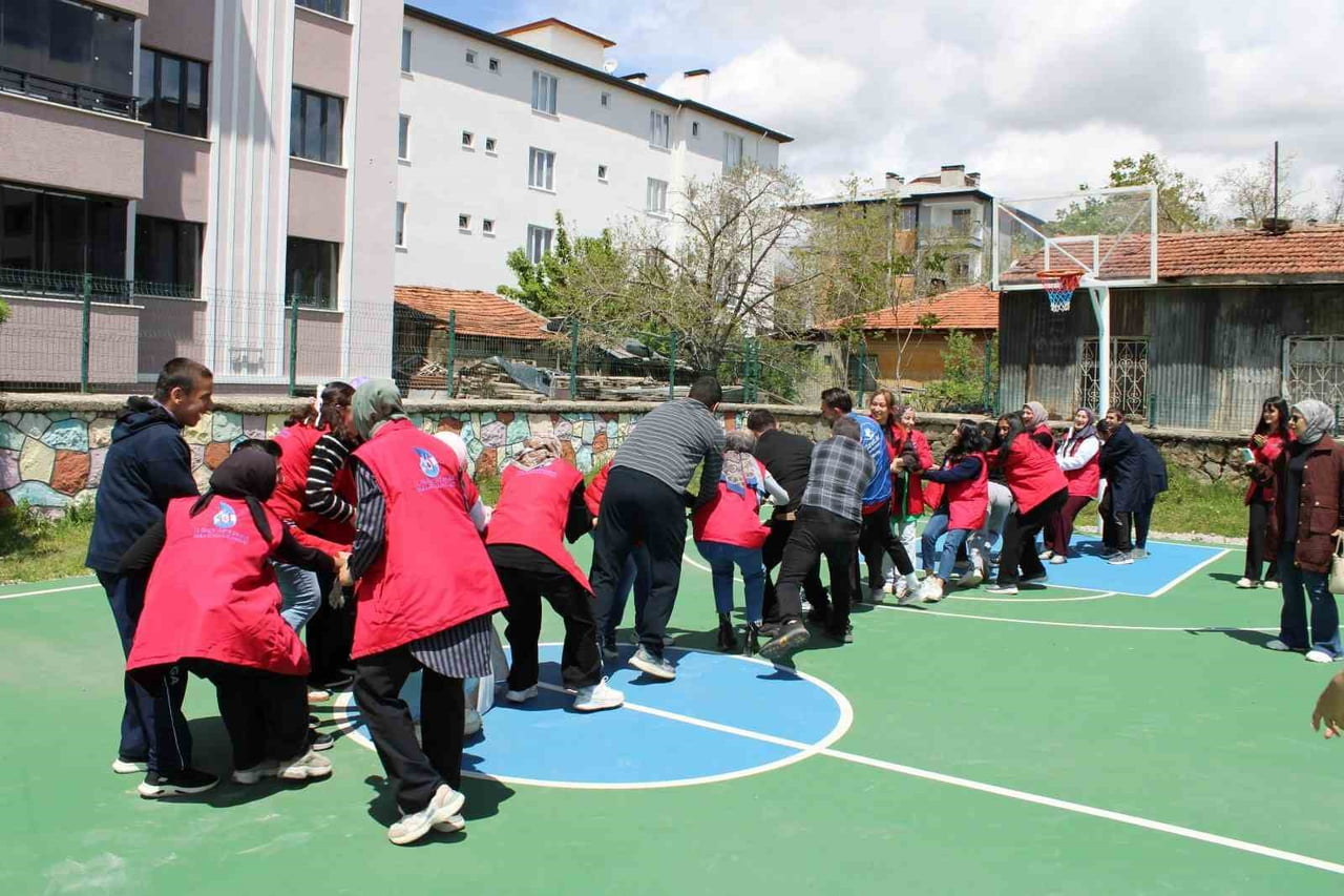 ERZİNCAN’DA "ENGEL YOK" MESAJLI RENKLİ BULUŞMA