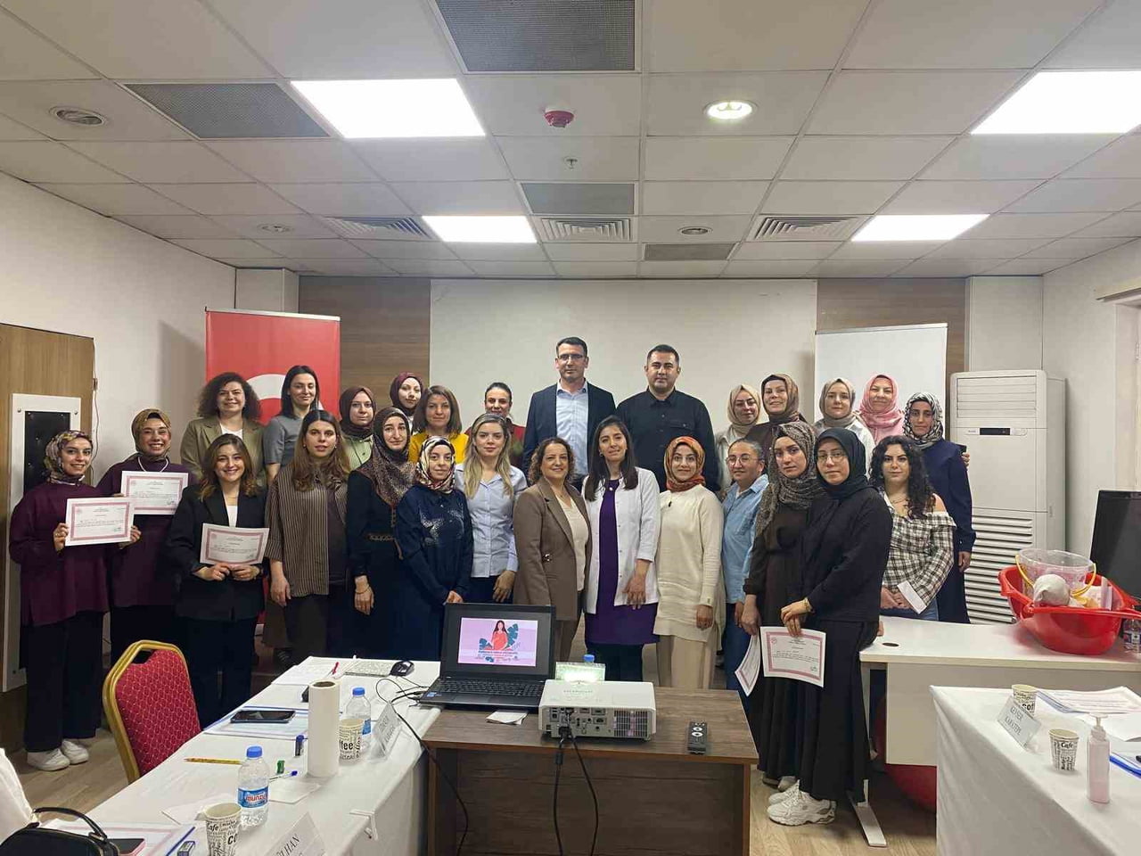 ERZİNCAN İL SAĞLIK MÜDÜRLÜĞÜ TARAFINDAN DÜZENLENEN EĞİTİM PROGRAMINDA, GEBE OKULLARINDA GÖREV...