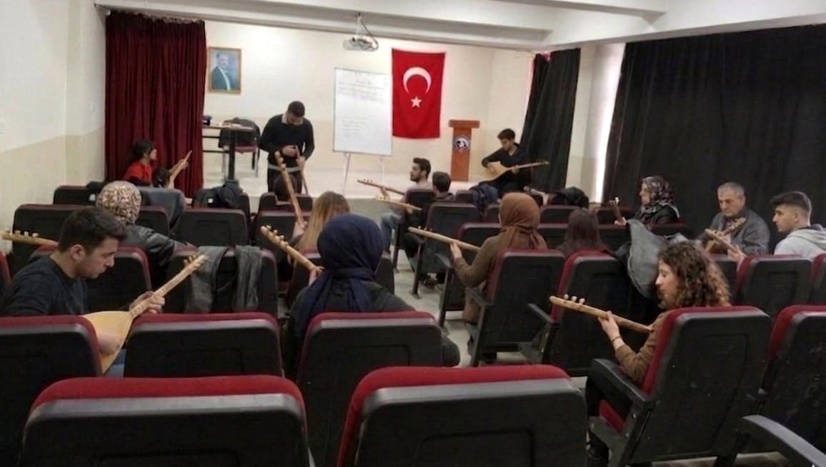 ERZİNCAN’IN TERCAN İLÇESİNDE HALK EĞİTİM MERKEZİ BÜNYESİNDE AÇILAN KURSLAR YOĞUN KATILIMLA DEVAM...