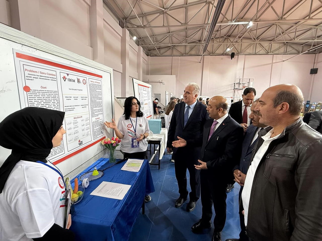 ERZİNCAN LİSESİNDE TÜBİTAK 4006 BİLİM FUARI DÜZENLENDİ