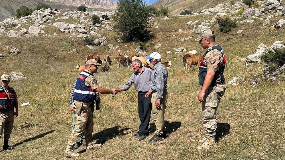 ERZİNCAN VALİLİĞİ, KURBAN BAYRAMI VE 9 GÜNLÜK TATİL SÜRESİNCE KENT GENELİNDE HUZUR VE GÜVENLİĞİN...