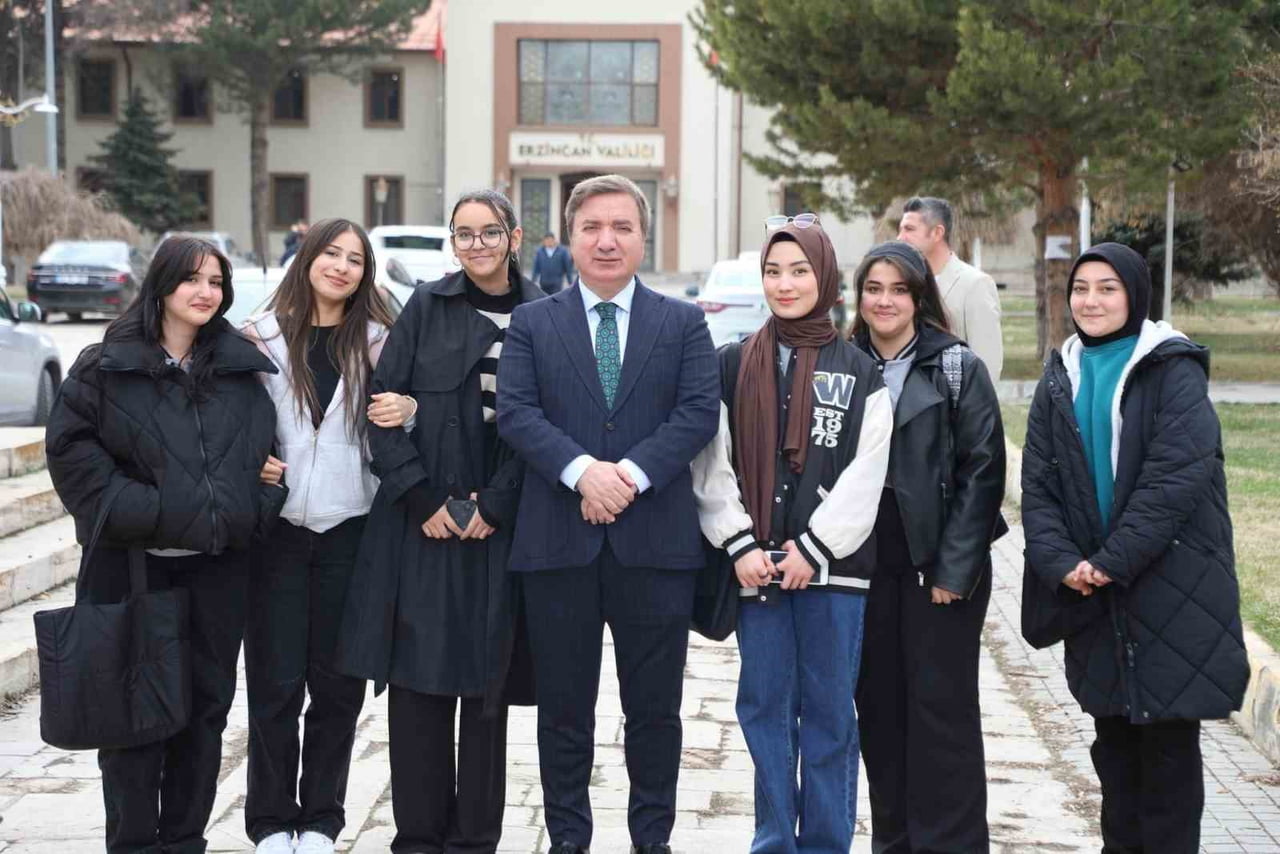 ERZİNCAN VALİSİ HAMZA AYDOĞDU, 19 MAYIS ATATÜRK’Ü ANMA, GENÇLİK VE SPOR BAYRAMI DOLAYISIYLA...