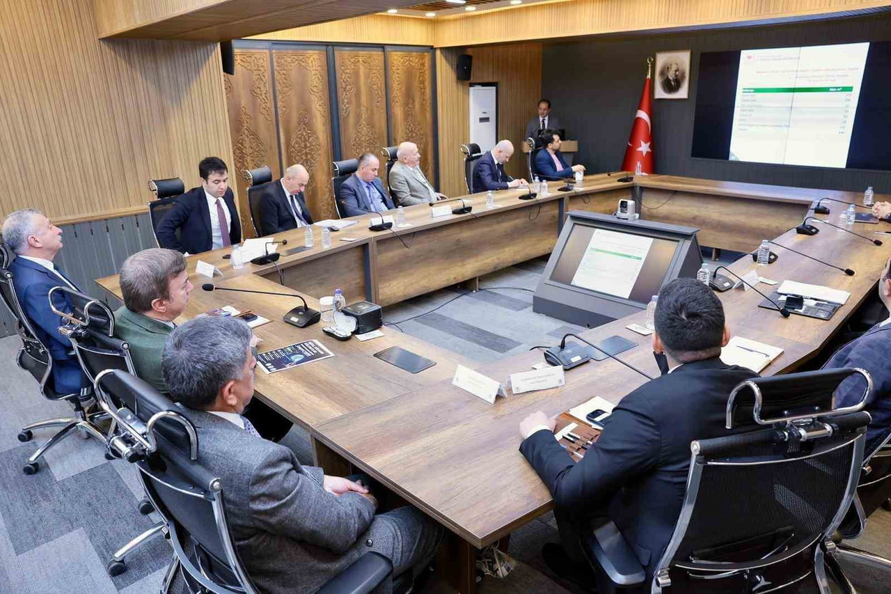 ERZİNCAN VALİSİ HAMZA AYDOĞDU BAŞKANLIĞINDA DÜZENLENEN TOPLANTIDA, "ERZİNCAN HAYVANCILIK BÖLGESİ...