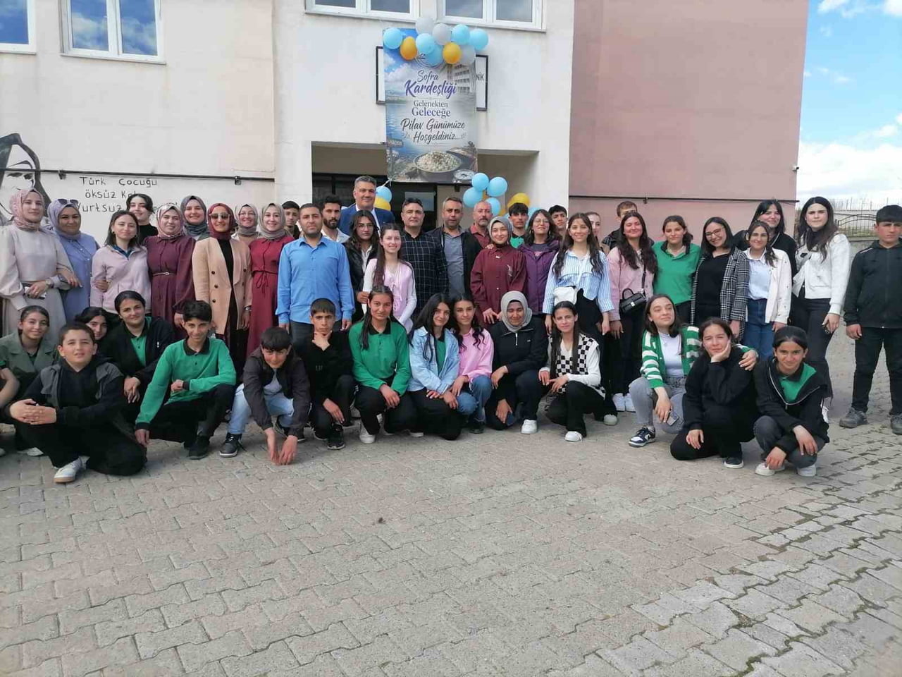 ERZURUM'UN KARAÇOBAN İLÇESİNDE MESLEKÎ VE TEKNİK ANADOLU LİSESİ TARAFINDAN "GELENEKTEN GELECEĞE"...