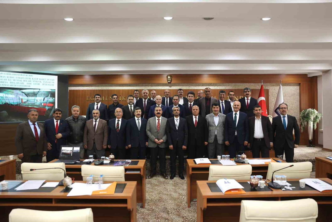ERZURUM BÜYÜKŞEHİR BELEDİYE BAŞKANI MEHMET SEKMEN,  YENİDEN DOĞU ANADOLU BELEDİYELER BİRLİĞİ...