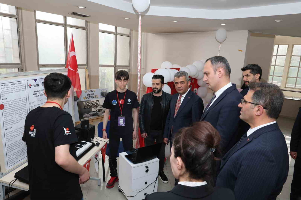 ERZURUM’DA 19 PROJENİN SERGİLENDİĞİ FUARDA, BİR ÇOK DALDA GENÇLER YETENEKLERİNİ ORTAYA...