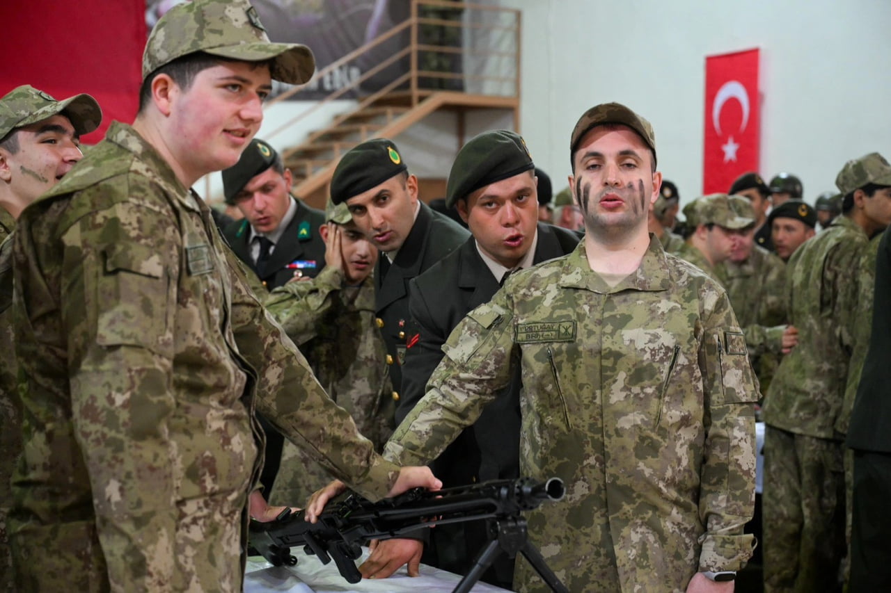 ERZURUM’DA ENGELLİLER HAFTASI DOLAYISIYLA "TEMSİLİ ASKERLİK UYGULAMASI" PROGRAMI DÜZENLENDİ.