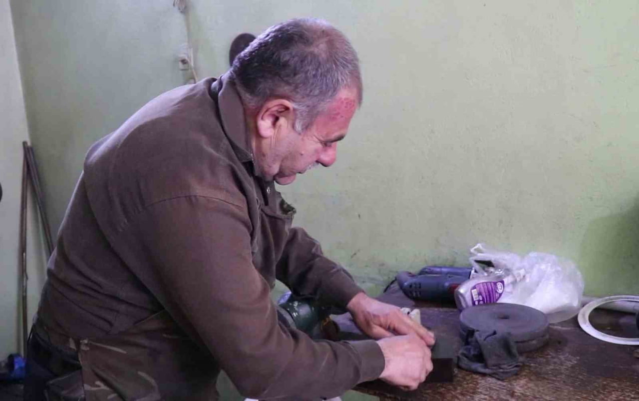 ERZURUM’DA KURBAN BAYRAMI ÖNCESİNDE, FAALİYET GÖSTEREN BIÇAKÇI ESNAFI, GELEN TALEPLERİ KARŞILAMAK...