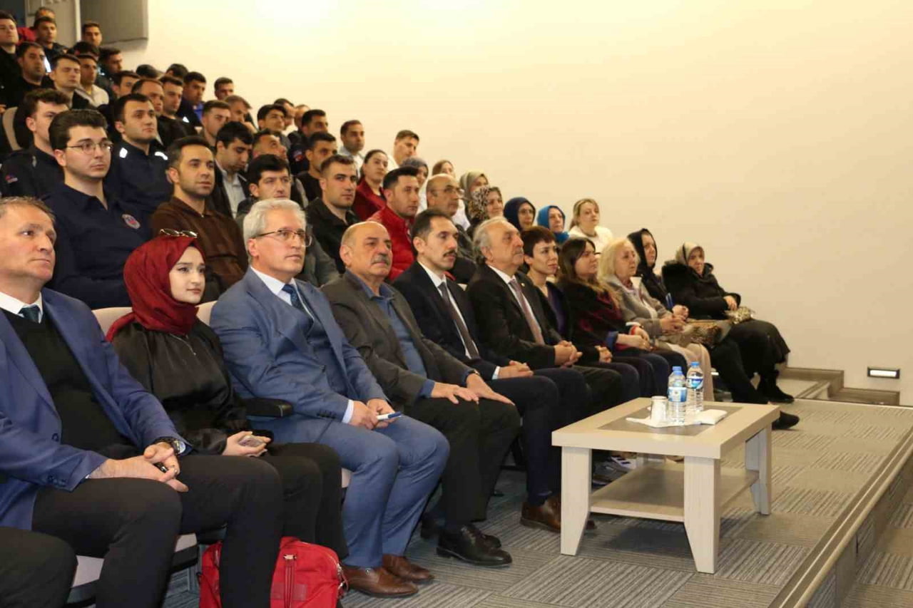 ERZURUM KALKINMA VAKFI (ER-VAK) KADIN KOMİSYONU TARAFINDAN DÜZENLENEN “SAFAHATIN IŞIĞINDA İSTİKLAL...