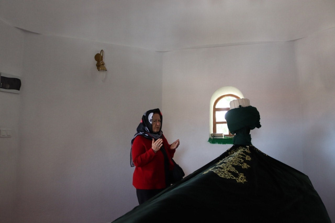 ERZURUM NENE HATUN KIZ ÖĞRETMEN OKULU'NUN 1974-1975 DÖNEMİ MEZUNLARI, 51 YIL ARADAN SONRA ÇORUM'UN...