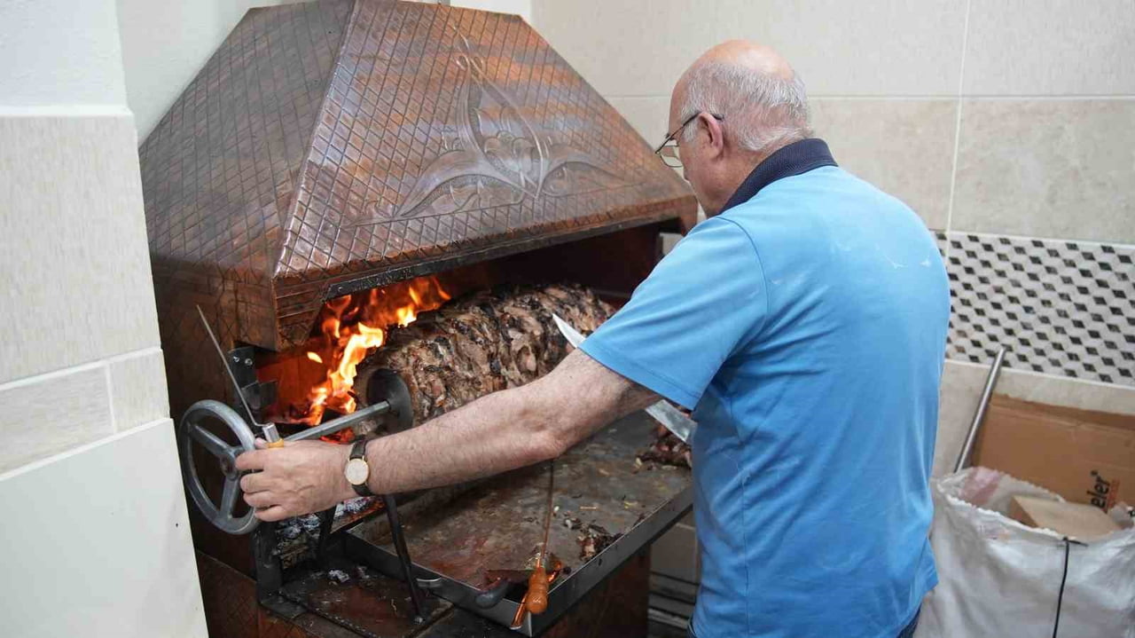 ERZURUM ŞENKAYA VE KÖY DERNEKLERİ FEDERASYONU TARAFINDAN ANNELER GÜNÜ DOLAYISIYLA DÜZENLENEN "100...