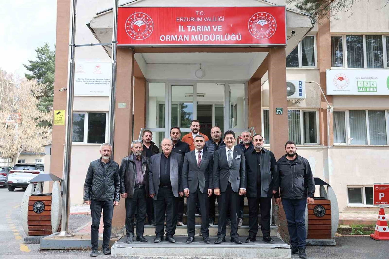 ERZURUM TİCARET BORSASI BAŞKANI YILDIRIM HAKAN ORAL İLE İLİN ÖNDE GELEN SÜT SANAYİCİLERİ, ERZURUM...