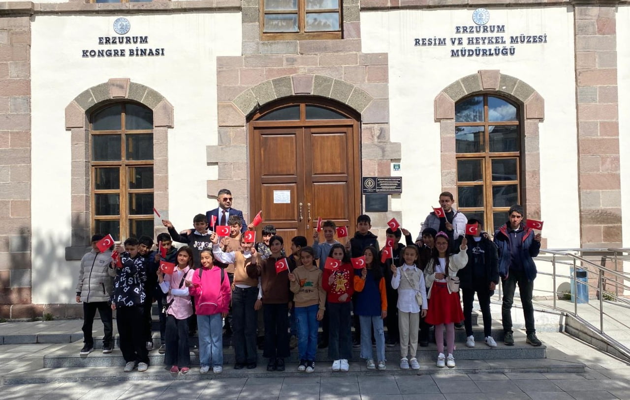 ERZURUM’UN KARAYAZI İLÇESİNİN 6 KÖYÜNDEN GELEN 25 ORTAOKUL ÖĞRENCİSİ İLK DEFA PALANDÖKEN’İ GÖRDÜ...