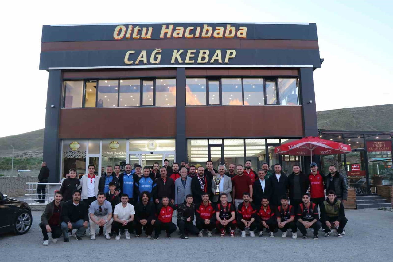 ERZURUM’UN OLTU İLÇESİNDE 2025-2026 AMATÖR FUTBOL SEZONUNU NAMAĞLUP ŞAMPİYON OLARAK TAMAMLAYAN...