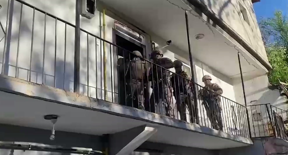 EŞ ZAMANLI OPERASYONDA TOPLAM 31 ŞÜPHELİ YAKALANDI.