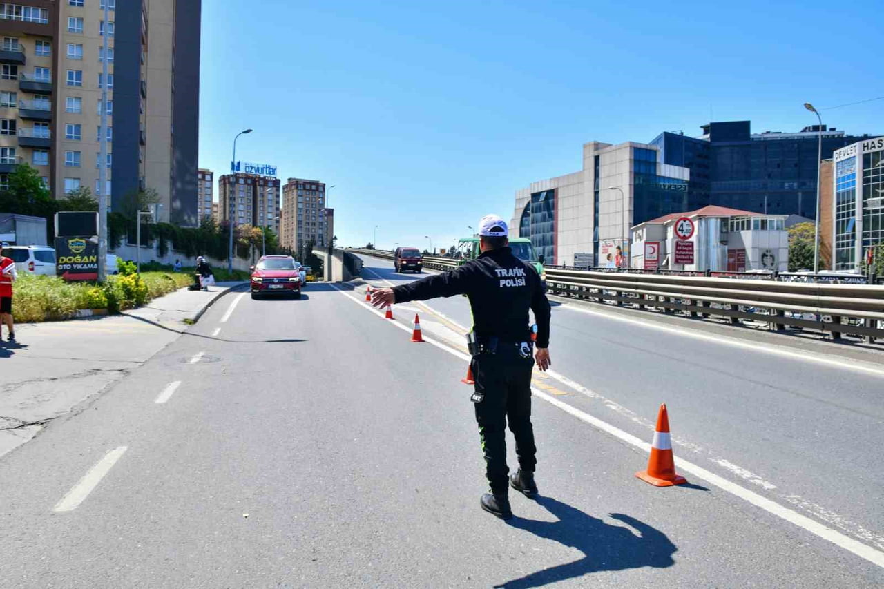 ESENYURT BELEDİYESİ, 7 MAYIS TRAFİK VE İLK YARDIM HAFTASI KAPSAMINDA KIZILAY ESENYURT VE ESENYURT...