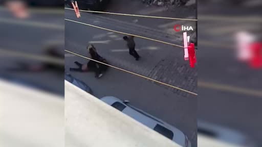 Esenyurt’ta polise saldırı: Gözaltına alınmak istenen şahsın yakınları ortalığı...