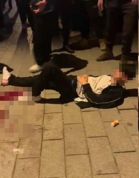ESENYURT’TA ŞAMPİYONLUK KUTLAMASINDA BİR TARAFTAR BACAĞINDAN BIÇAKLANDI