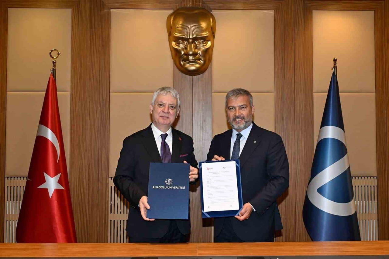 ESKİŞEHİR'DE ANADOLU ÜNİVERSİTESİ İLE REKABET KURUMU ARASINDA AKADEMİK VE KURUMSAL İŞ BİRLİĞİNİ...