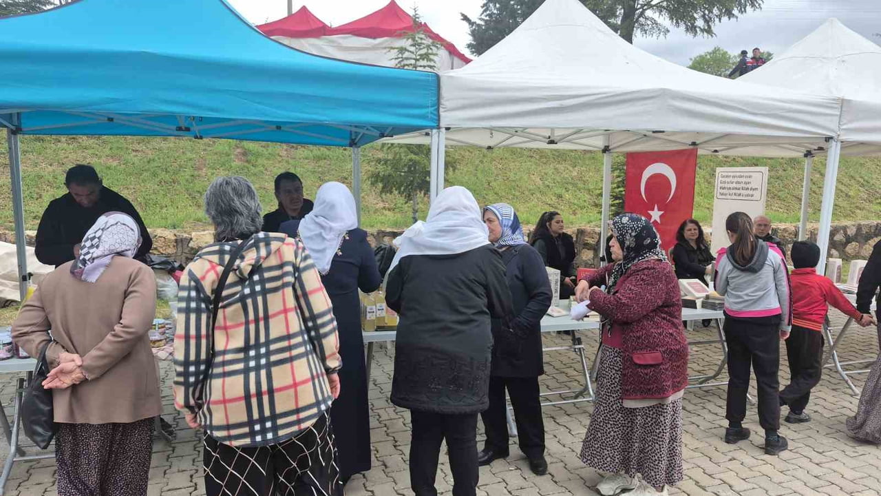 ESKİŞEHİR'DE BÜYÜK MUTASAVVIF YUNUS EMRE VEFATININ 705'NCİ YIL DÖNÜMÜNDE TÖREN İLE...