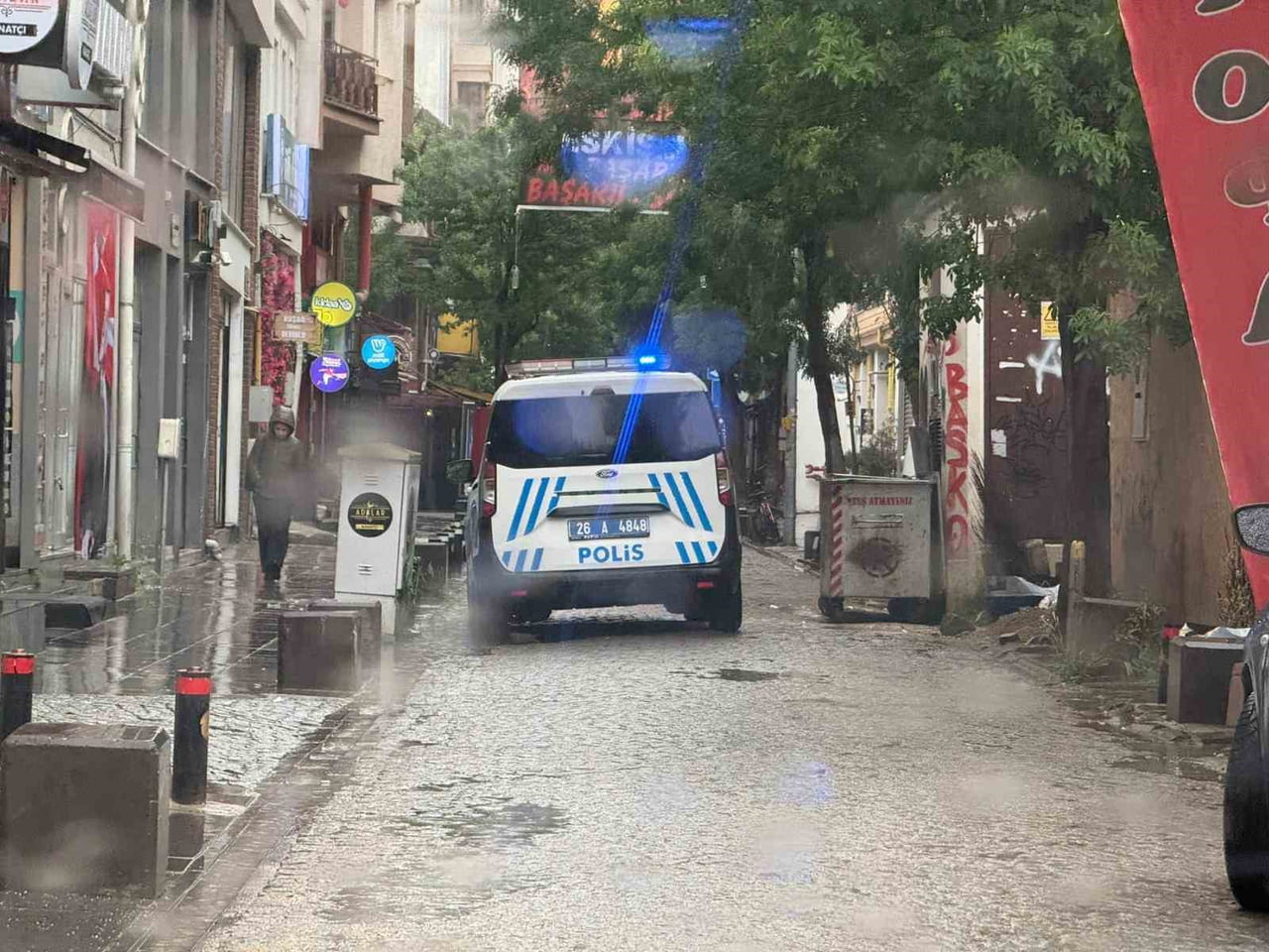 ESKİŞEHİR'DE ÇALIŞTIĞI İNŞAATIN ASANSÖR BOŞLUĞUNA DÜŞEREK YARALANAN İŞÇİ HASTANEYE...