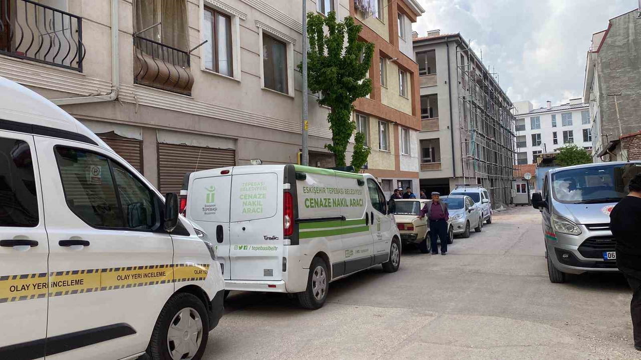 ESKİŞEHİR'DE, CANSIZ BEDENİ BABASI TARAFINDAN BULUNAN 31 YAŞINDAKİ OSMAN KART'IN ÖLÜMÜ ŞÜPHELİ...