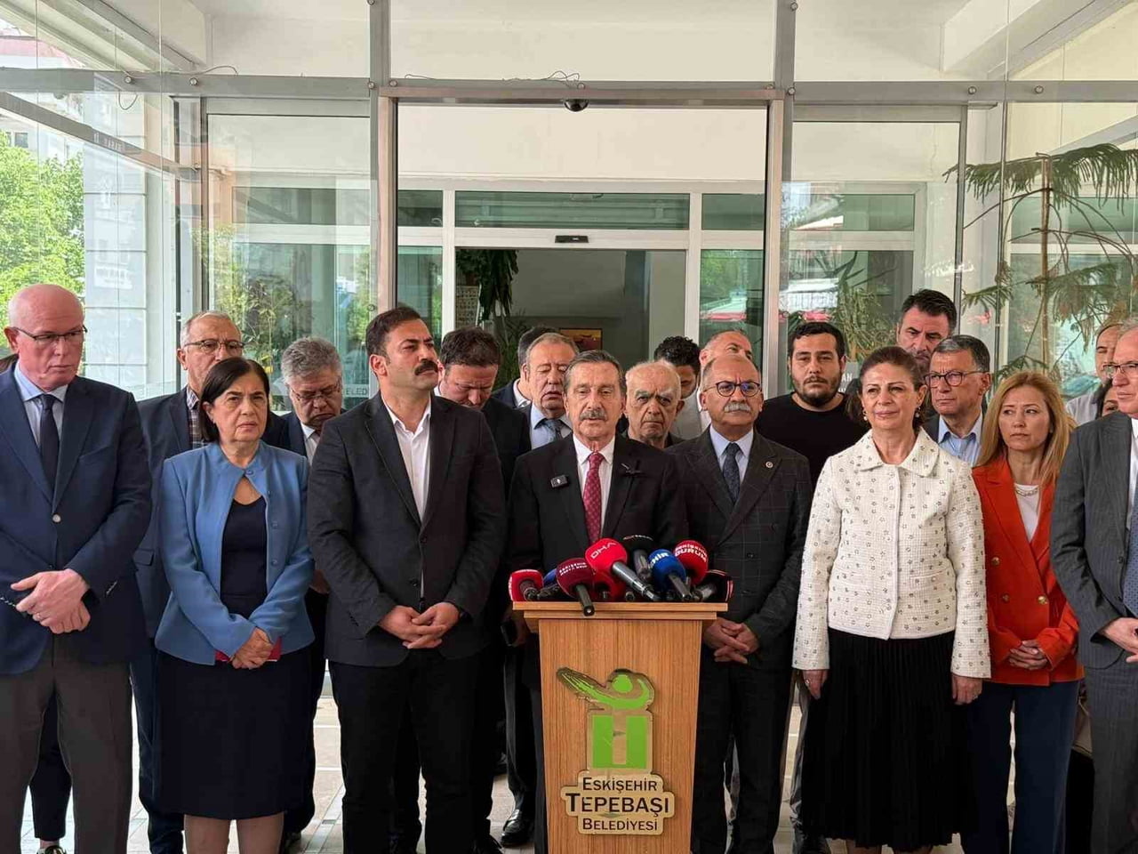 ESKİŞEHİR'DE DÜZENLENEN OPERASYONLA İLGİLİ KONUŞAN TEPEBAŞI BELEDİYE BAŞKANI DT. AHMET ATAÇ...