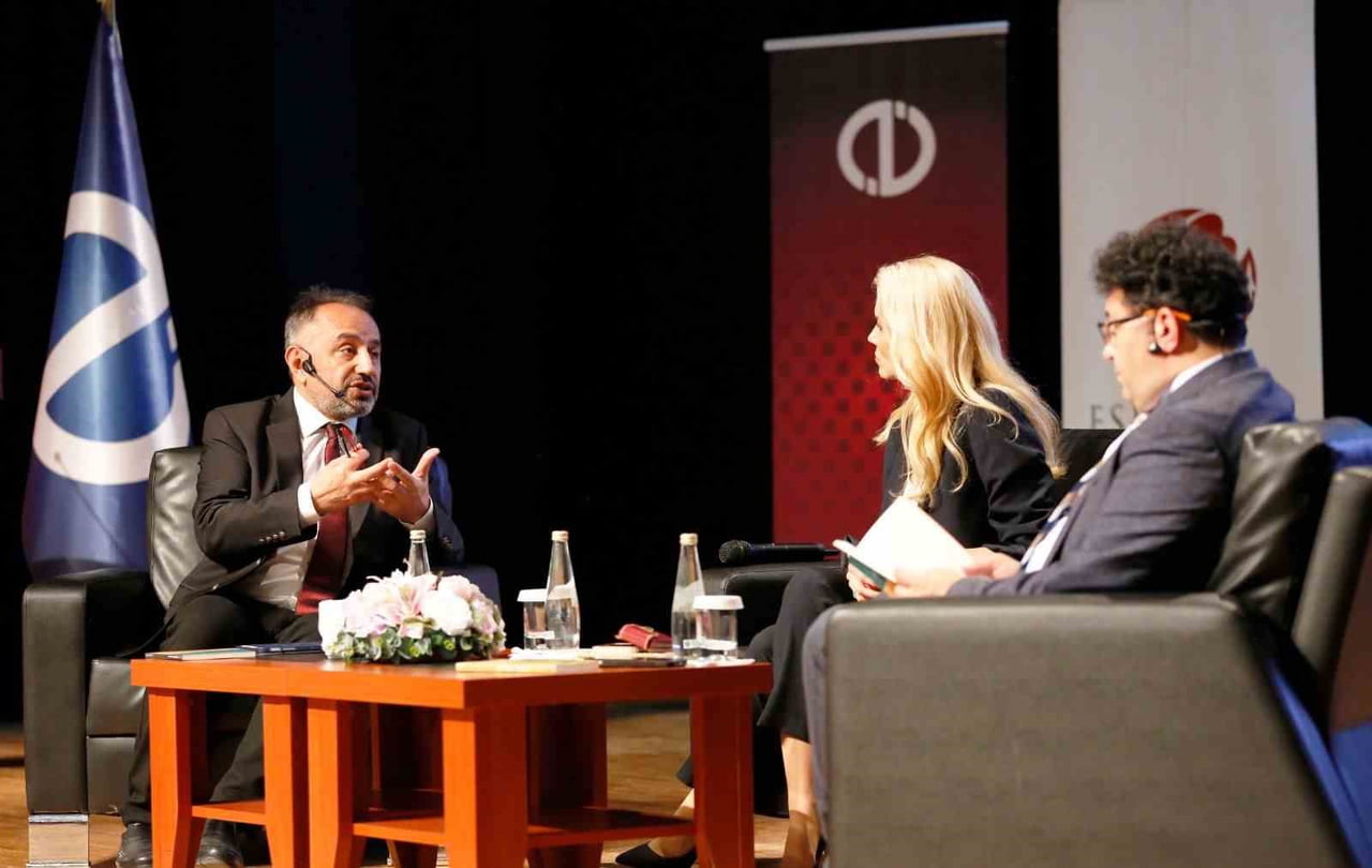 ESKİŞEHİR ANADOLU ÜNİVERSİTESİNDE YUNUS EMRE KÜLTÜR VE SANAT HAFTASI DOLAYISIYLA DÜZENLENEN "BİZİM...