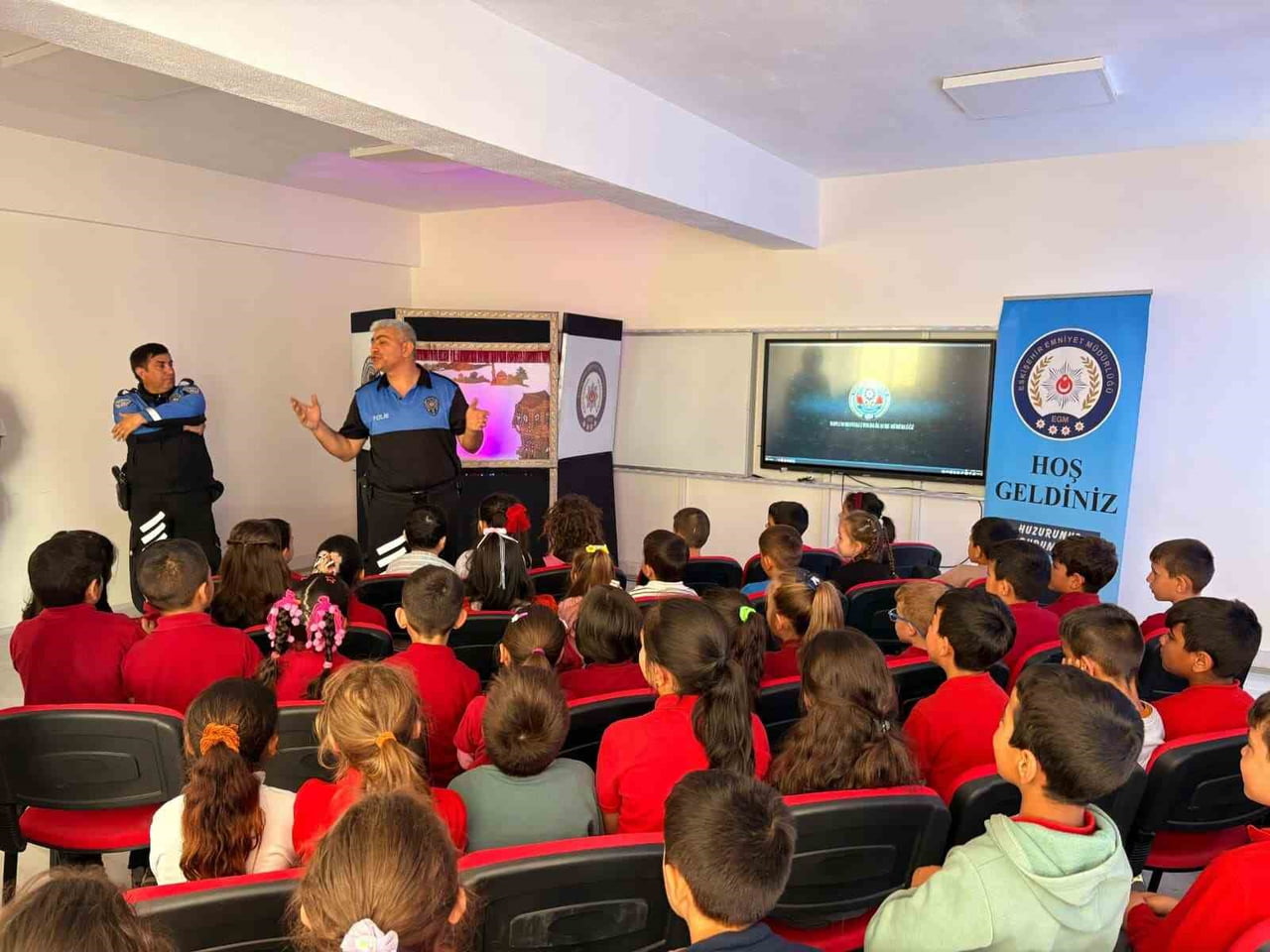 ESKİŞEHİR EMNİYET MÜDÜRLÜĞÜ TOPLUM DESTEKLİ POLİSLİK ŞUBE MÜDÜRLÜĞÜ EKİPLERİ, POLİS-HALK...