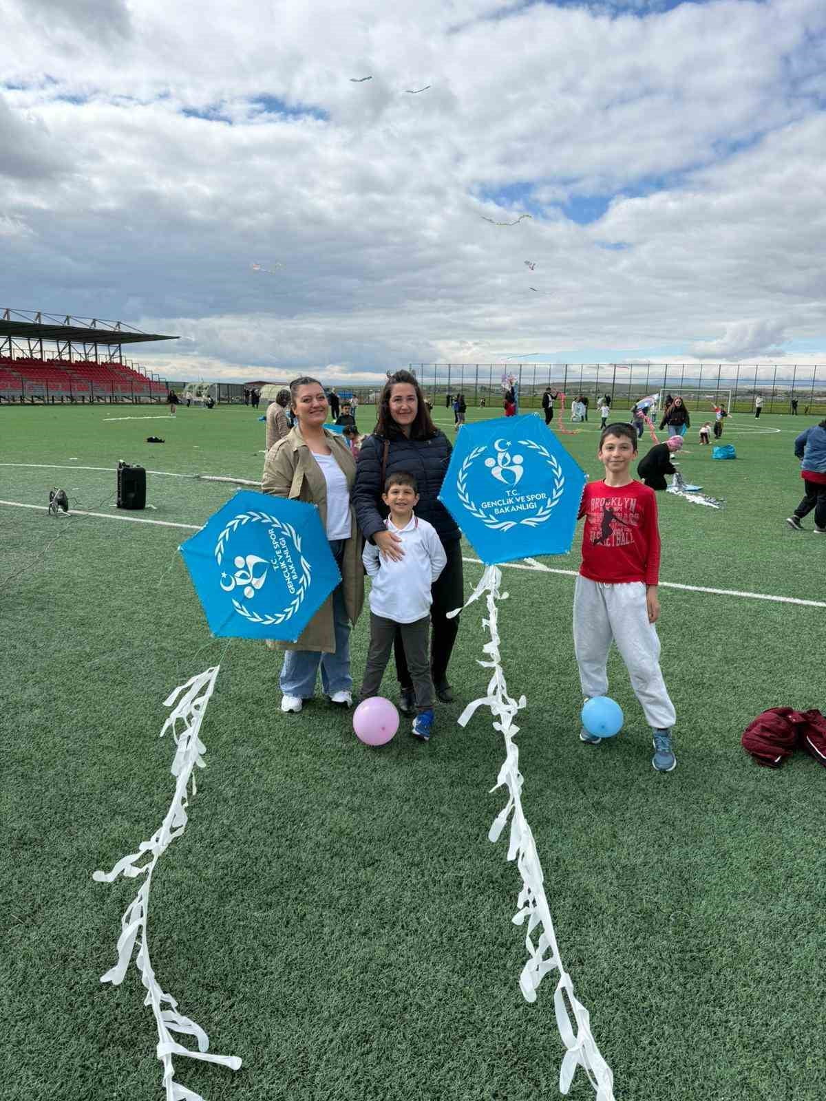 ESKİŞEHİR’İN BEYLİKOVA İLÇESİNDE, BEYLİKOVA GENÇLİK VE SPOR İLÇE MÜDÜRLÜĞÜ TARAFINDAN HIDIRELLEZ...