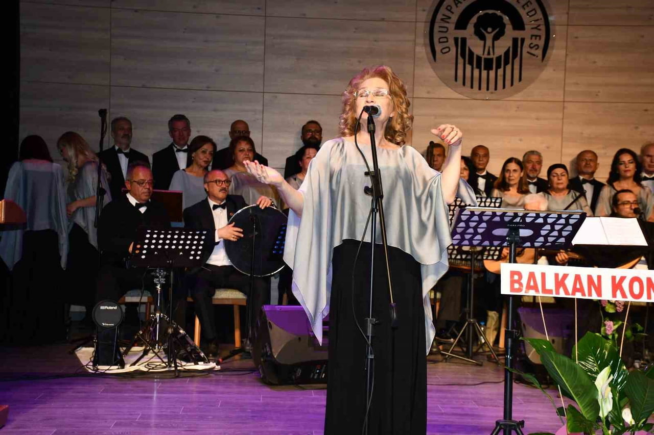 ESKİŞEHİR KÜLLÜOBA DOĞA EZGİLER TÜRK MÜZİĞİ KOROSU TARAFINDAN GERÇEKLEŞTİRİLEN 'BAHAR KONSERİ'...