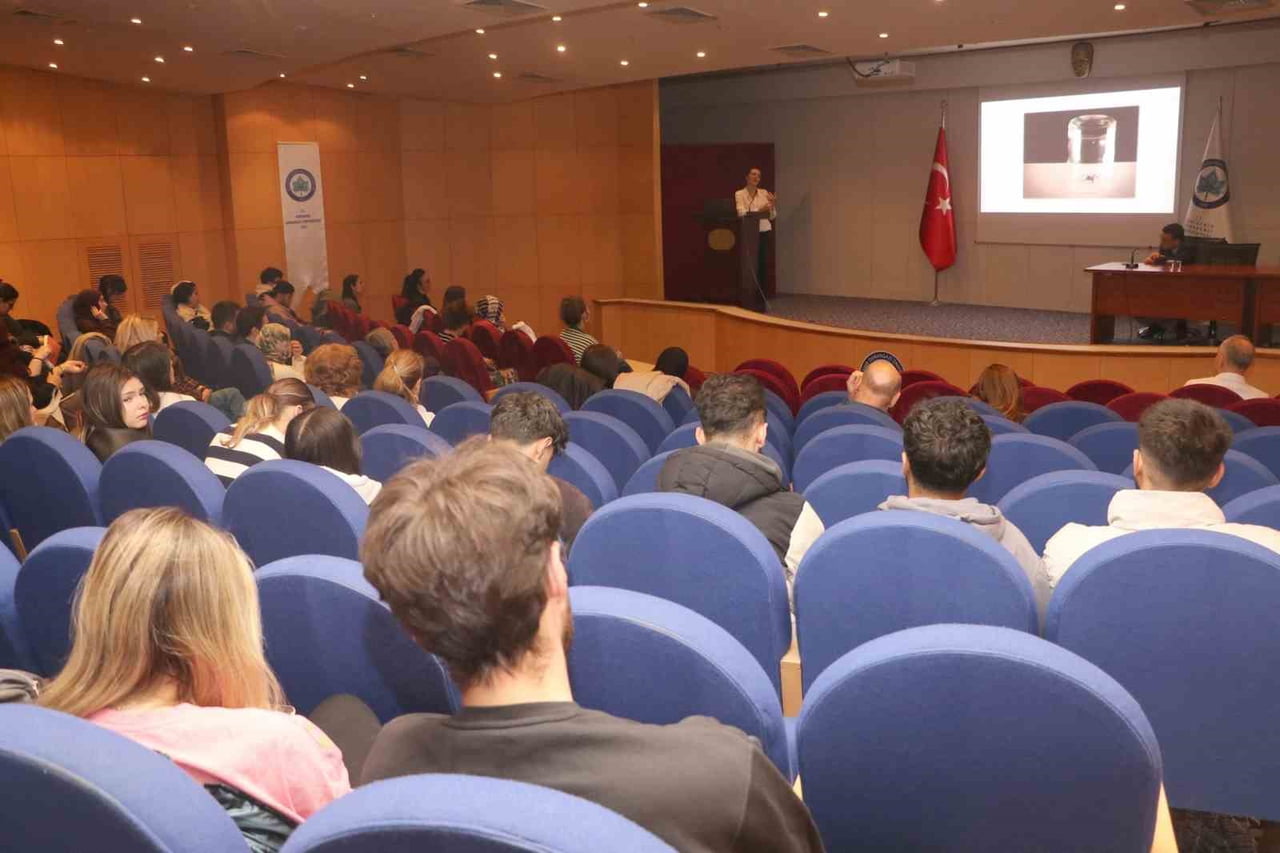 ESKİŞEHİR OSMANGAZİ ÜNİVERSİTESİ (ESOGÜ)'NDE 'GEÇ KALMADAN ÖNLEM AL' SLOGANIYLA 'SAĞLIKLI YAŞLANMA...