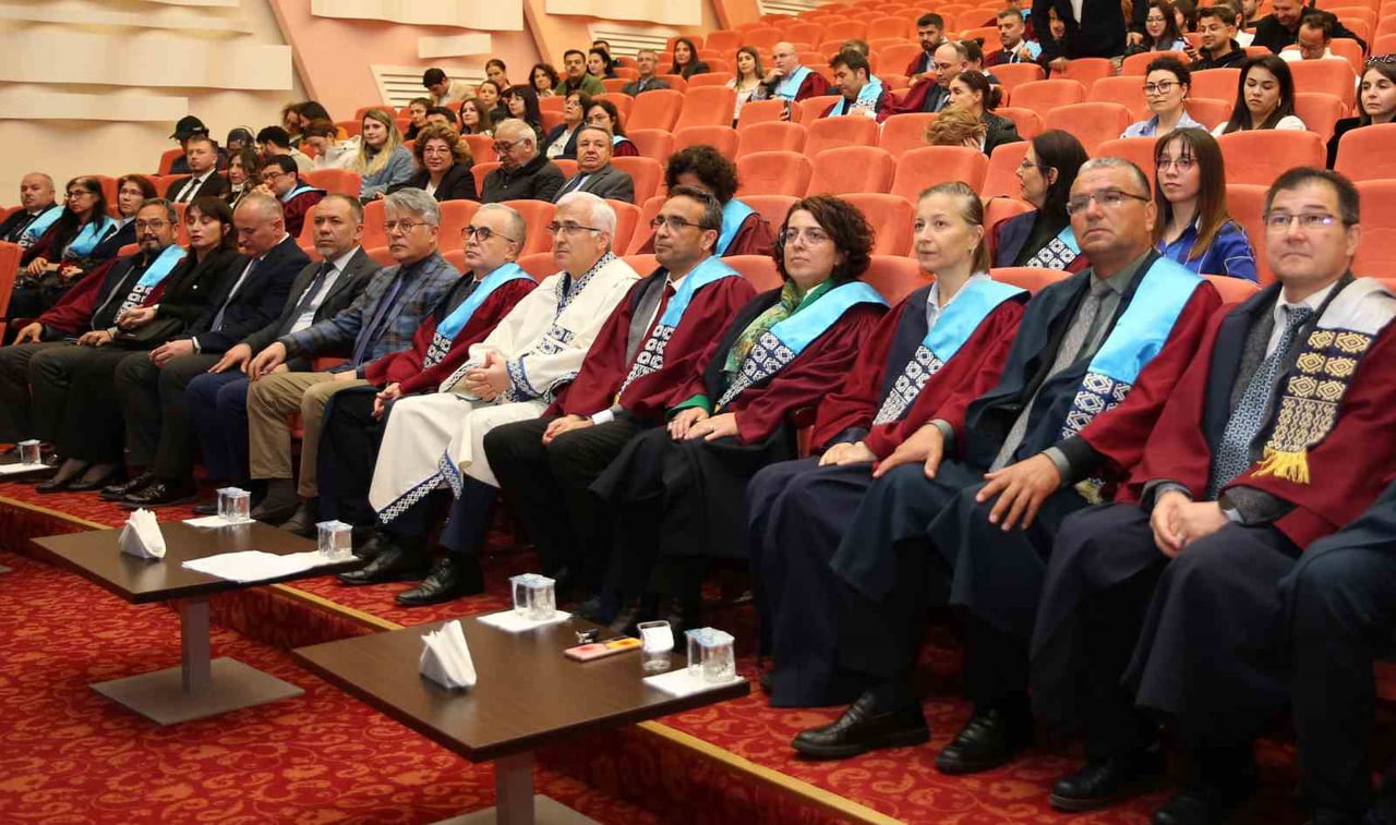 ESKİŞEHİR OSMANGAZİ ÜNİVERSİTESİ (ESOGÜ) 2025 YILI ÖDÜLLERİ, GERÇEKLEŞTİRİLEN TAKDİM TÖRENİ İLE...