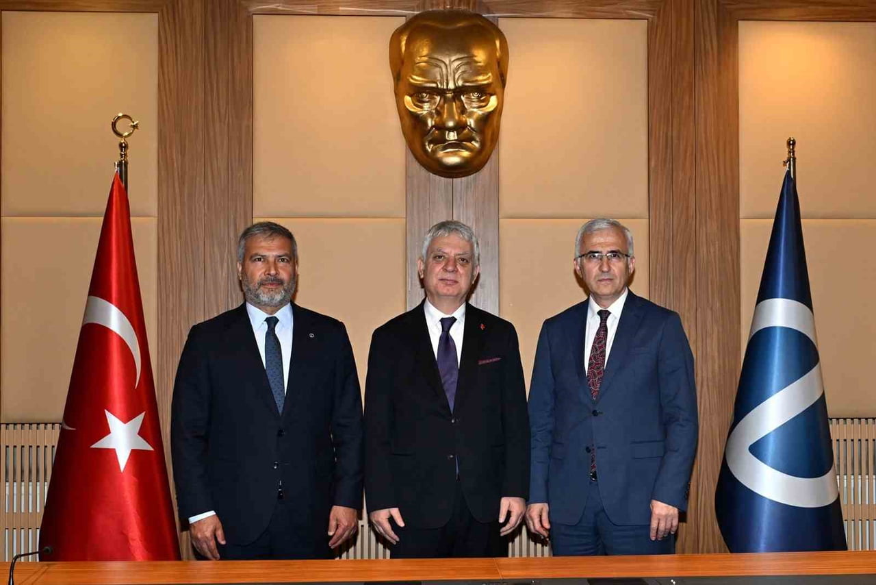 ESKİŞEHİR OSMANGAZİ ÜNİVERSİTESİ (ESOGÜ), ANADOLU ÜNİVERSİTESİ VE REKABET KURUMU PAYDAŞLIĞINDA...