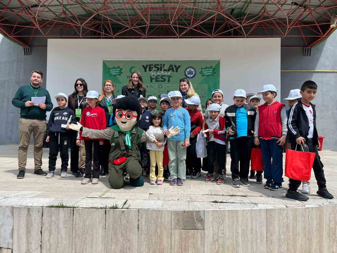 ESKİŞEHİR VALİ MÜNİR RAİF GÜNEY İLKOKULU, BAĞIMLILIĞA KARŞI FESTİVALDE