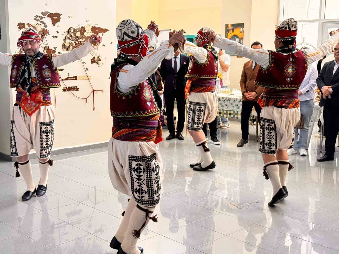 ETKİNLİĞE KATILANLAR