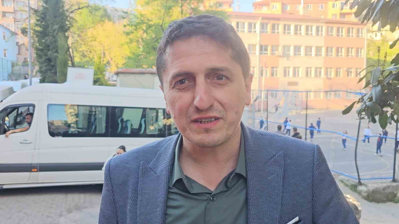 ETKİNLİĞİN KAPISINA KADAR GELİP İŞLERİ NEDENİYLE GERİ DÖNMEK ZORUNDA KALAN ÖĞRENCİ VELİSİ ÖZGÜR...