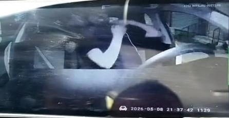 EYÜPSULTAN'DA DARP EDİLEN TAKSİCİ GASP EDİLDİ, HASTANELİK OLDU: O ANLAR KAMERADA