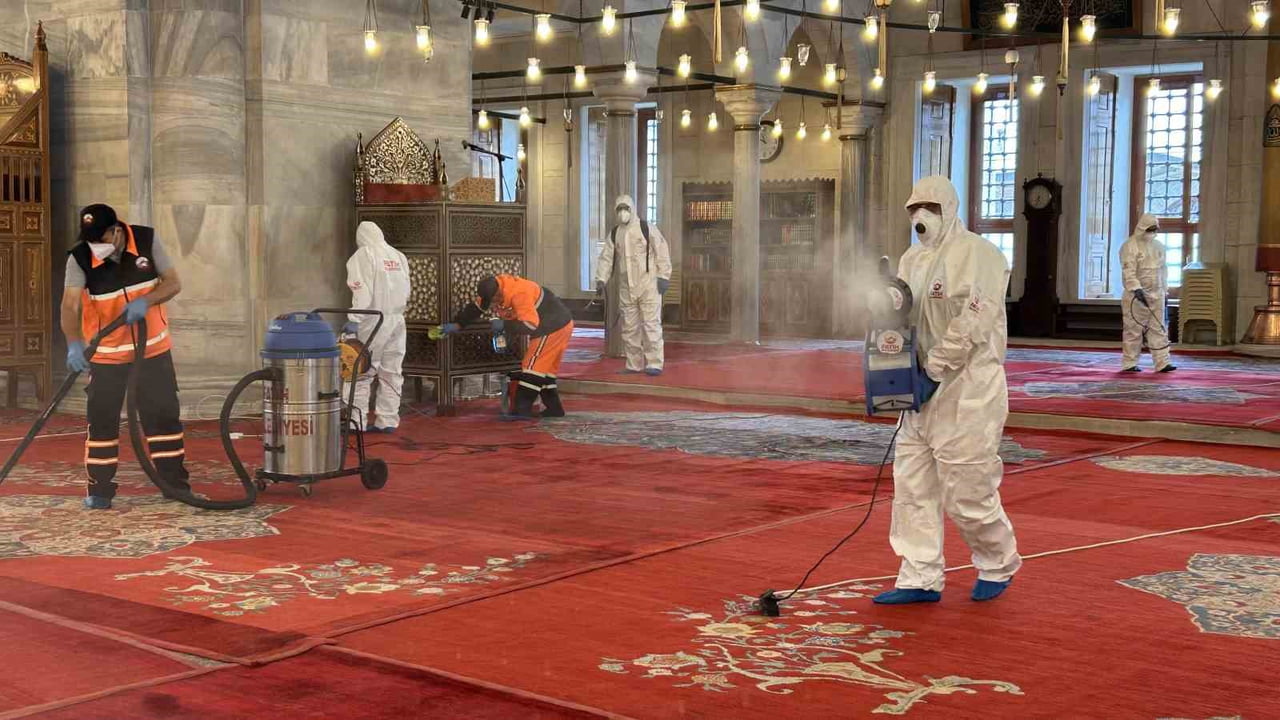 FATİH BELEDİYESİ TARAFINDAN KURBAN BAYRAMI HAZIRLIKLARI KAPSAMINDA FATİH CAMİSİ'NDE TEMİZLİK VE...
