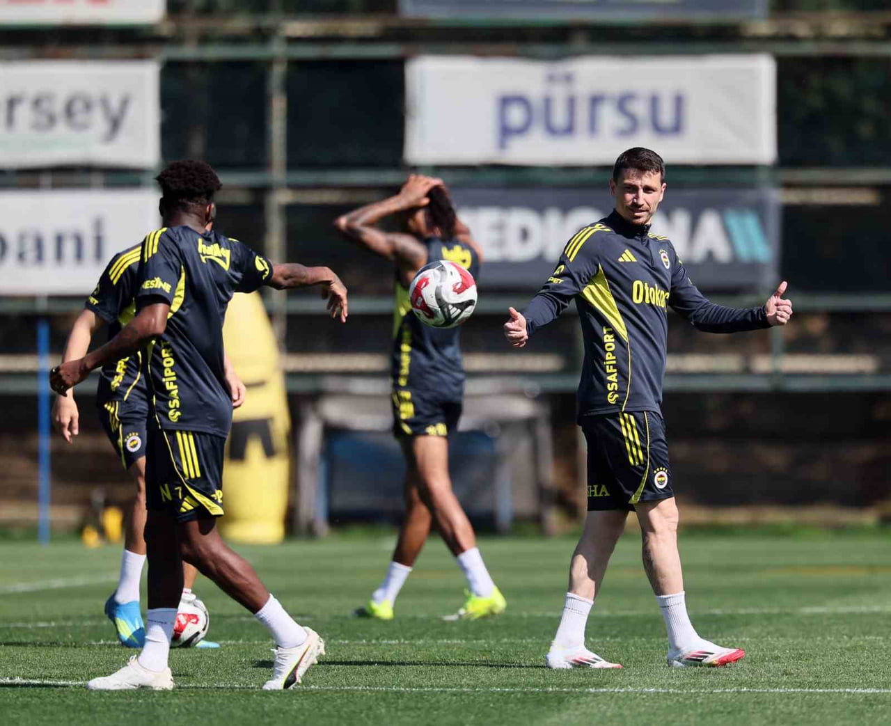 FENERBAHÇE, TRENDYOL SÜPER LİG'İN SON HAFTASINDA SAHSINDA EYÜPSPOR İLE OYNAYACAĞI MAÇIN...