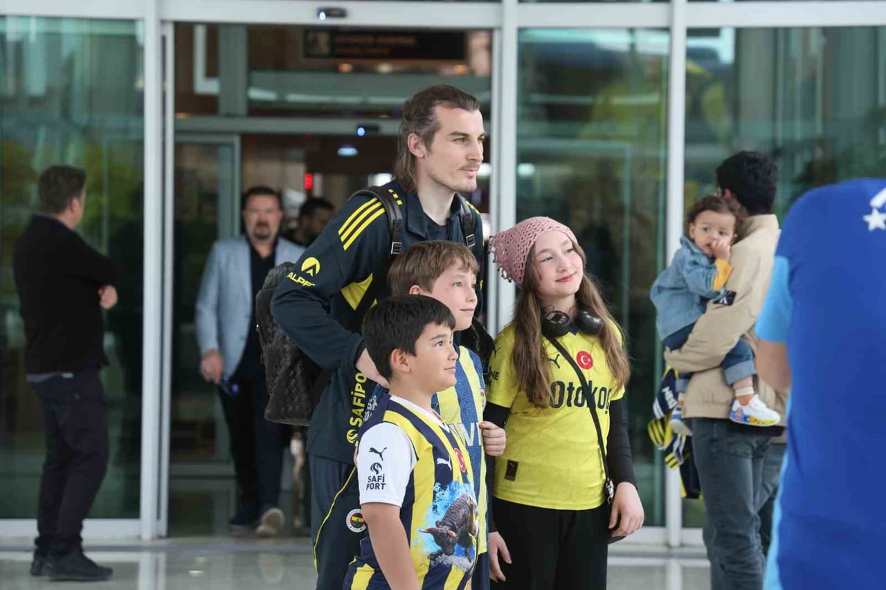 FENERBAHÇE, TRENDYOL SÜPER LİG’DE YARIN KARŞILAŞACAĞI KONYASPOR MAÇI ÖNCESİ KONYA'YA...