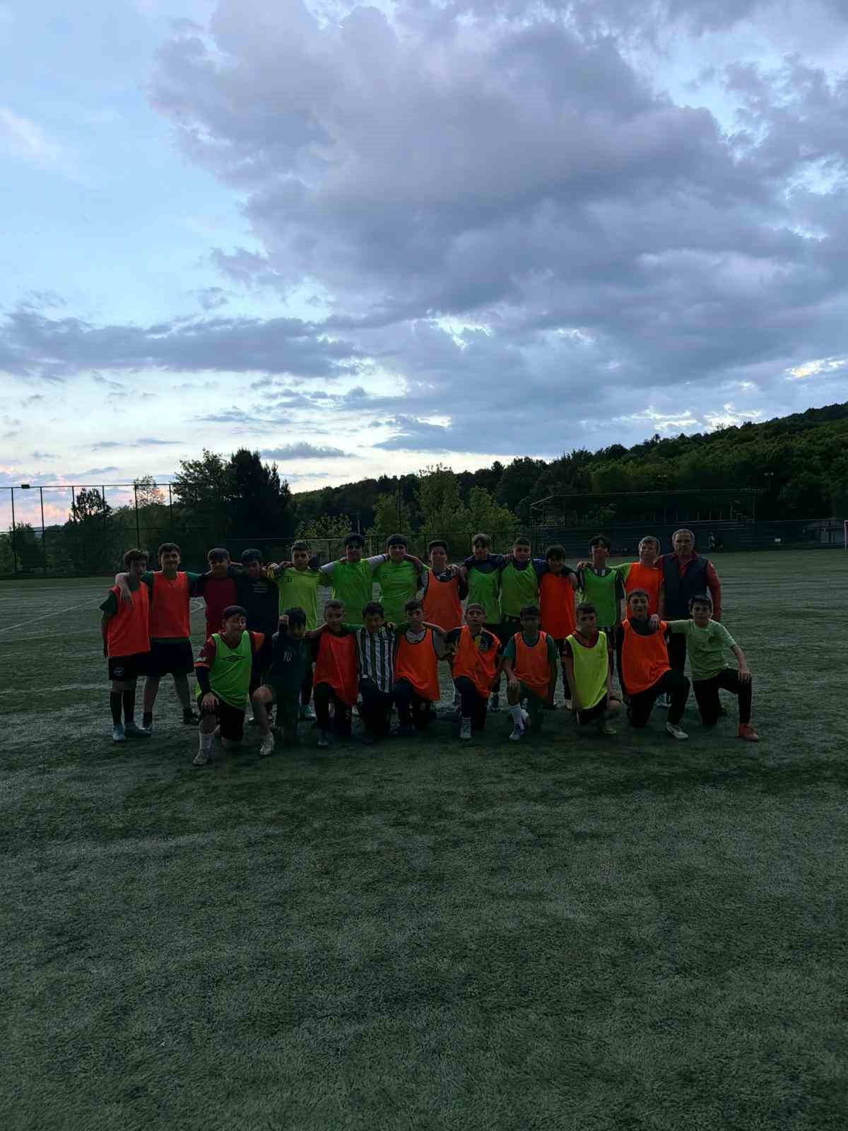 FERİZLİSPOR, GENÇLERİN KÖTÜ ALIŞKANLIKLARDAN UZAK DURMASI VE SPORA YATKINLIK KAZANMALARIN İÇİN...