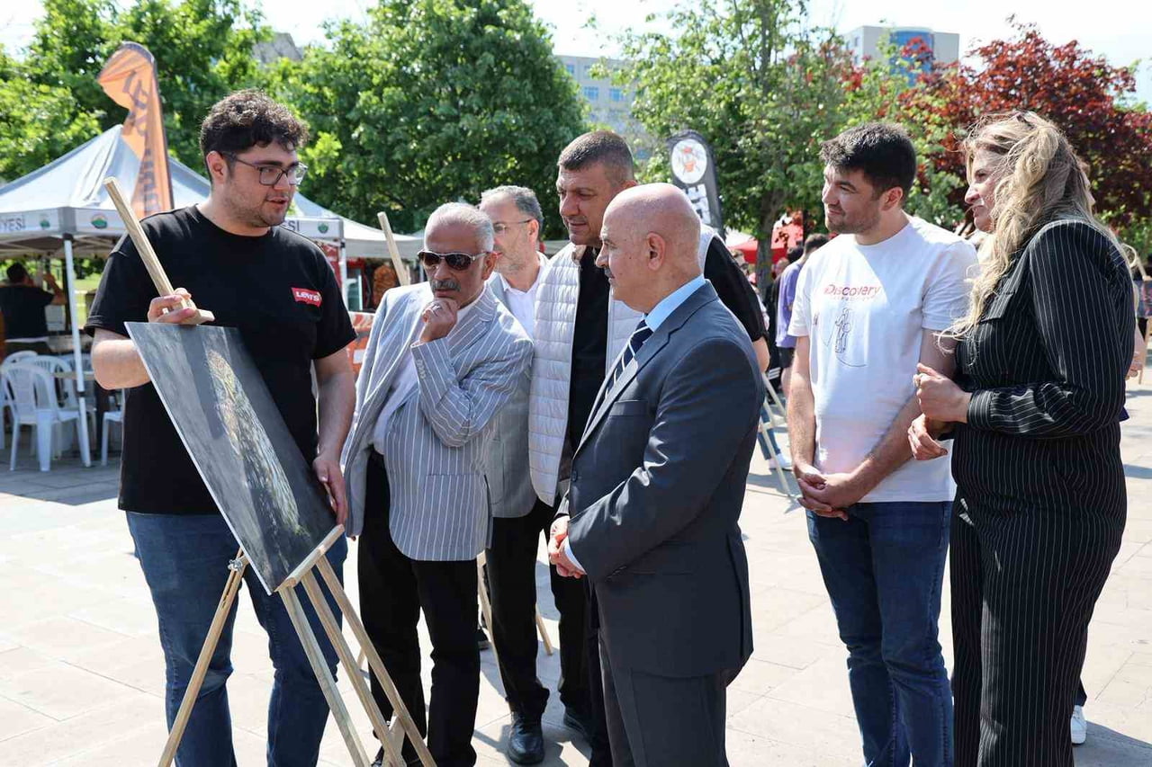FESTİVAL KAPSAMINDA, RADYO TELEVİZYON UYGULAMA VE ARAŞTIRMA MERKEZİ TARAFINDAN HAZIRLANAN "TEMAS:...