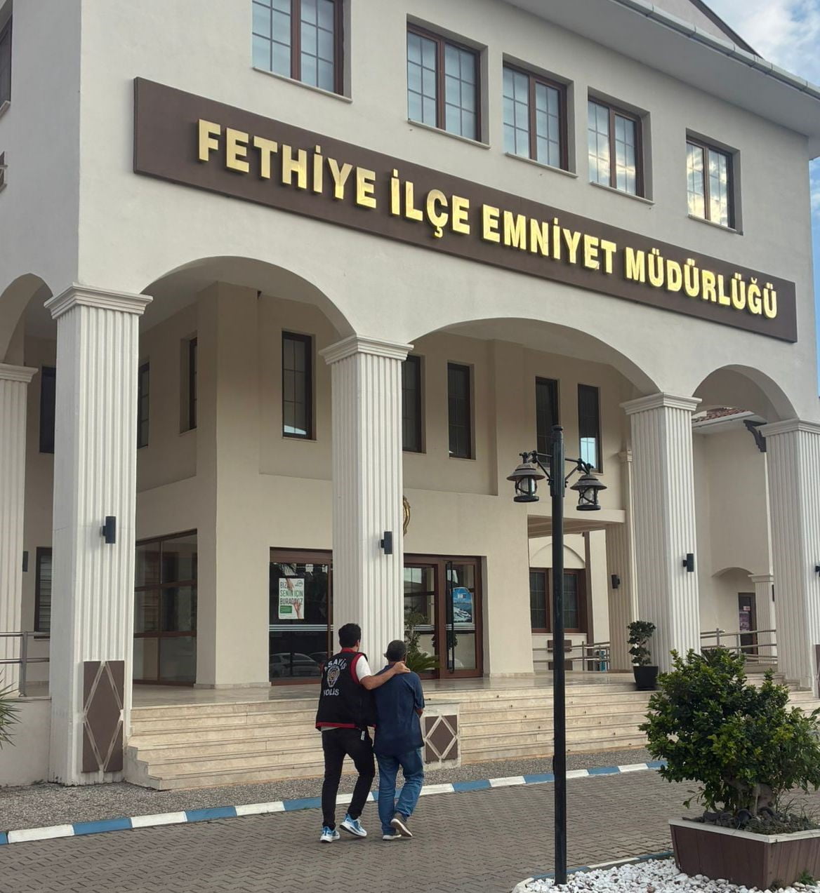 FETHİYE’DE 7 YILDIR ARANAN KARDEŞLER YAKALANDI