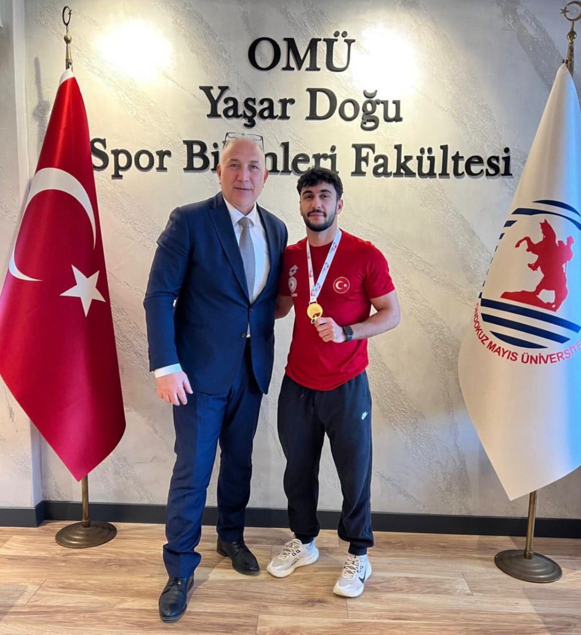 FIRAT ÇEKİM (SAĞDA)
