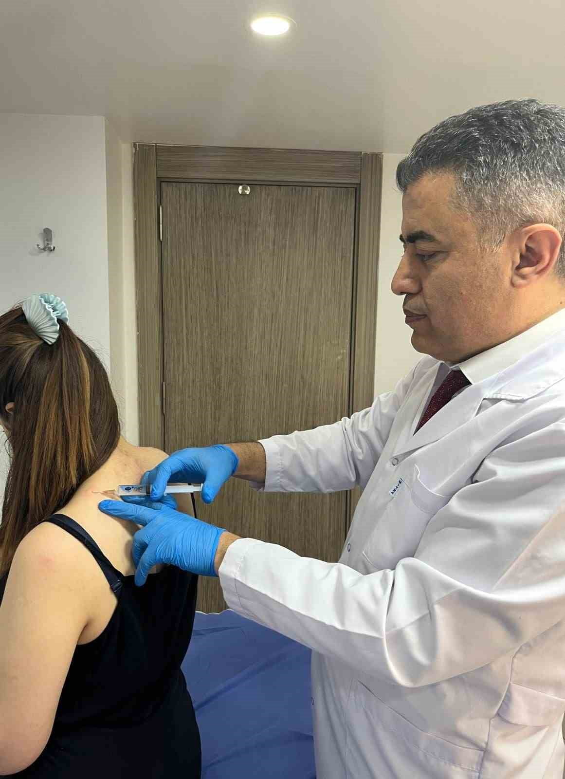 FİZİKSEL TIP VE REHABİLİTASYON UZMANI PROF. DR. İRFAN KOCA, ÖZELLİKLE BAŞ AĞRILARI, MİGREN, BOYUN...