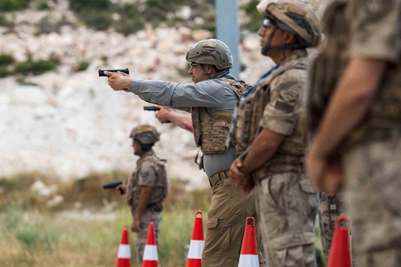 FOÇA JANDARMA ATIŞ OKUL KOMUTANLIĞI'NDA DÜZENLENEN "BÖLGESEL PİYADE TÜFEĞİ VE TABANCA ATIŞ...